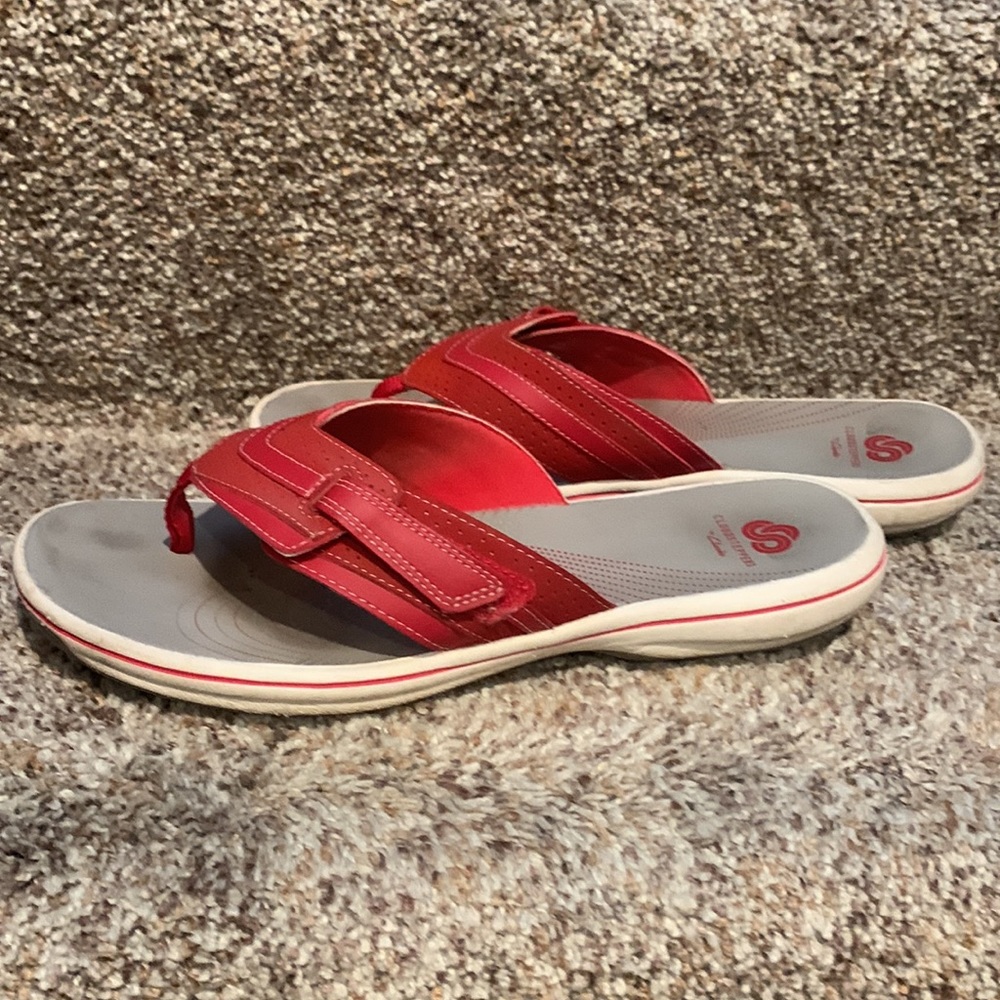 Women’s Clarks Cloudsteppers sandals - Picture 3 of 3